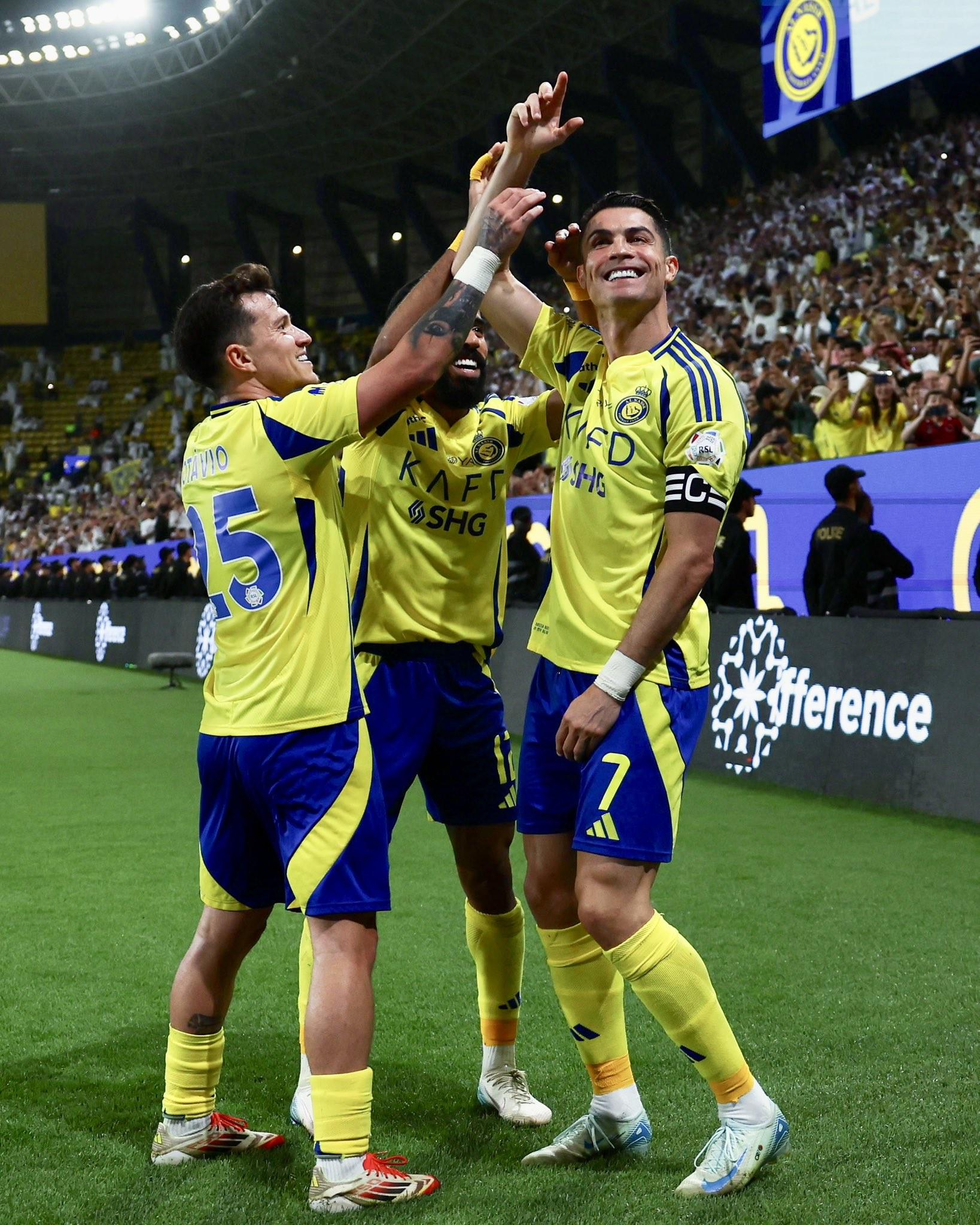 C罗连续十场比赛得分超过出色发挥，TES不断突破！上演精彩一战(c罗1000场比赛)