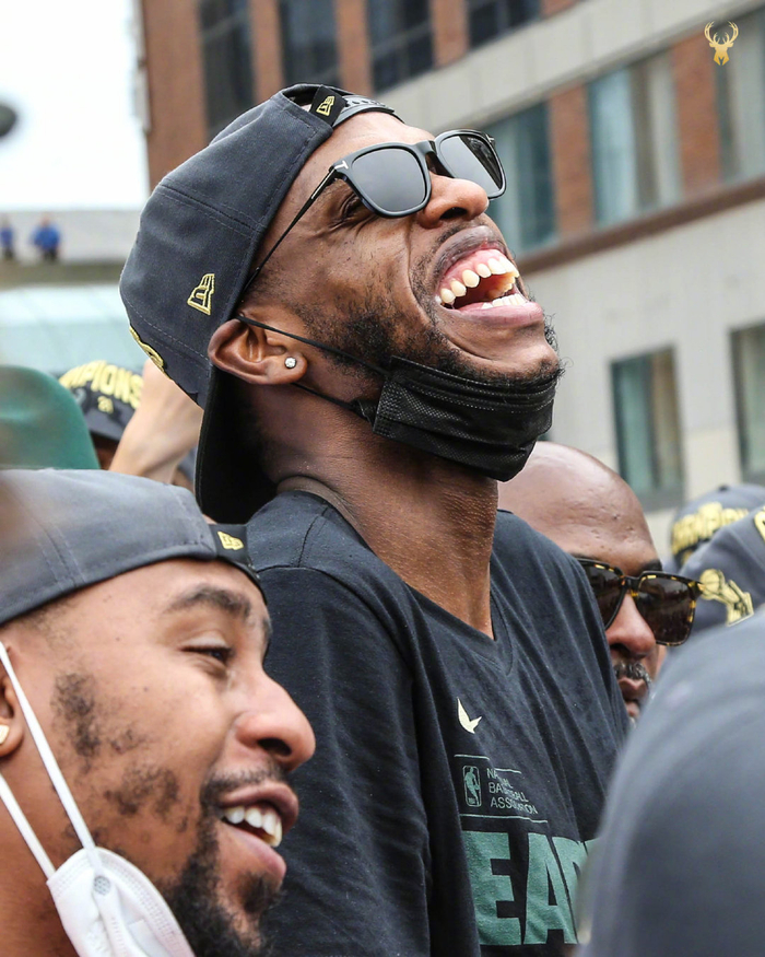 关于意大利杯倒计时，密尔沃基雄鹿今晚回应争议，细节引发关注，话题不断，赛程密集仍需轮换的信息